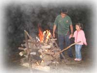 ７月キャンプ「 キャンプファイアーの火の中にねがいごとを」写真
